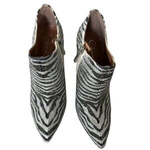 NWT Jessica Simpson Women’s Luela Pointed-Toe Stiletto Rhinestone Ankle Booties